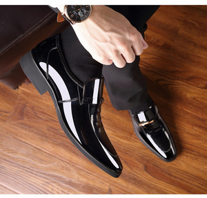 Chaussures <span class=keywords><strong>de</strong></span> mariage pour hommes en cuir verni souple et confortable, style business, à bout pointu, avec coussinets en cuir - Product Image 5