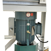 Machine à fraiser le bois multifonctionnelle prête à l'emploi en atelier pour le rainurage du bois et le traitement des cadres de portes en bois pour usine