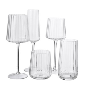 Copa de vino acanalada con diseño único, COPA DE AGUA Y vino elegante, copa de cristal transparente, copa de vino y agua con un diseño único - Product Image 1