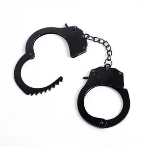 Esposas de Metal Negras para Juegos Sexuales de Bondage y Rol Policial - Product Image 2