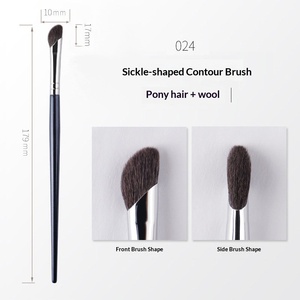 Ensemble de pinceaux de maquillage pour le visage en poils naturels de Cangzhou avec manche en bois de 12 pièces pour l'application de blush, d'ombres à paupières et d'ombres de nez - Product Image 6