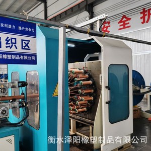 Tuyau résistant à l'huile Zeyang 38 mm I.D. Tuyau hydraulique à haute résistance à la pression (60 bars) et aux températures élevées - Product Image 4