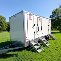 Remorque sanitaire, toilettes mobiles, toilettes portables d'extérieur, remorque de luxe avec salles de douche, remorque de salle de bain avec main courante pliable