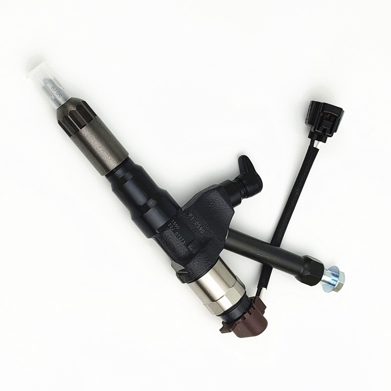 Diesel Injector 23670-E0590 Common Rail Injector 295050-1590 for Toyota HILUX 2KD-FTV