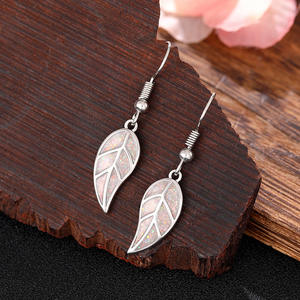 Boucles d'oreilles pendantes en or blanc, argent 925, quartz arc-en-ciel serti clos, bijoux romantiques en cristal pour femme, à porter au quotidien - Product Image 4