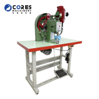 Machine semi-automatique de poinçonnage et de rivetage pour l'installation d'œillets et de boutons dans les semelles intermédiaires de chaussures pour femmes