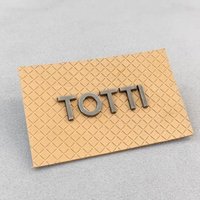 Écussons en cuir personnalisés avec logo métallique en relief 3D pour vestes, jeans, vêtements, sacs, accessoires de couture, vente en gros OEM