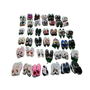 Zapatillas y sandalias usadas para niños por kilo, grado B, zapatos infantiles de segunda mano, estilo chunky, varios tamaños y colores. - Product Image 3