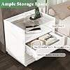 AMERLIFE Ensemble de 2 tables de chevet contemporaines pour chambre à coucher, 23,6 pouces, avec plateau en bois, station de charge, finition blanc brillant