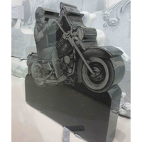 Pierre tombale et monument funéraire sculptés sur mesure, pierre tombale en forme de moto