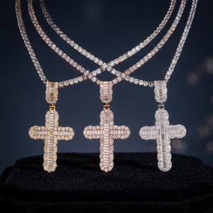 Colgante de plata 925 de lujo con cruz cristiana, moissanita helada de corte baguette, chapado en oro de 18K, unisex, para uso diario, amuleto de joyería. - Product Image 1