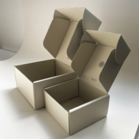 Boîte d'emballage en carton ondulé beige haut de gamme écologique, rigide, avec laminage mat, boîte d'expédition robuste