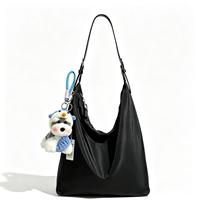 Porte-clés chien Schnauzer en peluche mignon avec chapeau de pingouin, mini poupée chiot, breloque de sac, pendentif de poignet, cadeau décoratif pour filles