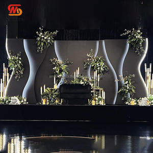 Arco de Fondo Acrílico Blanco Moderno y Elegante, Resistente y Lujoso, con Panel de PVC y Soporte con Luz LED - Product Image 2