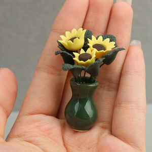 Meubles miniatures pour maison de poupée à l'échelle 1:12 avec tournesols <span class=keywords><strong>en</strong></span> résine et fleurs décoratives - Product Image 5