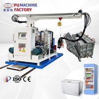 Machine de remplissage de polyuréthane mobile sur rail pour isolation par mousse, pour armoires de distribution automatique, destinée aux entreprises de production