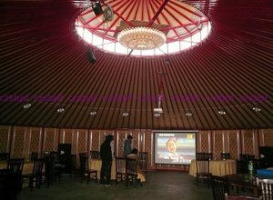 Tente <span class=keywords><strong>yourte</strong></span> mongole EXPO <span class=keywords><strong>de</strong></span> 6 m <span class=keywords><strong>de</strong></span> diamètre, imperméable, toutes saisons, pour salon professionnel, structure mobile élégante et unique - Product Image 4