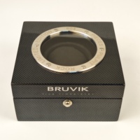 Boîte à montres en fibre de carbone imitation bois avec fenêtre transparente, doublure en velours, fermeture à charnière métallique, logo personnalisé pour l'affichage et la collection de montres de marque