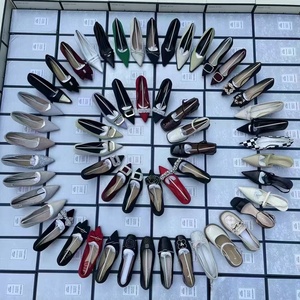 Moda Yüksek Topuklu Kadın Ayakkabıları Yüksek Kaliteli Fiyonklu İncili Düğün Ayakkabıları Karışık Toptan Satış - Product Image 1