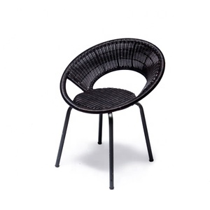 Silla Redonda Moderna de Ratán Sintético Negro, Muebles de Patio para Interiores y Exteriores, Silla de Comedor de Mimbre PE Impermeable con Patas de Metal - Product Image 2