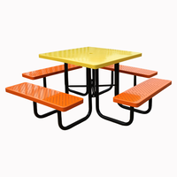 Table de pique-nique carrée en acier commerciale publique extérieure Restaurant extérieur Jardin Patio Table à manger extérieure en métal avec banc