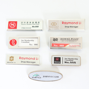 Badge d'identification personnalisé en métal pour employés d'hôtel - Product Image 1