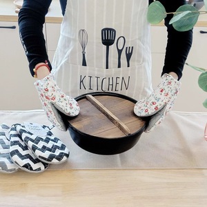 Hoshom, maniques de <span class=keywords><strong>four</strong></span> imprimées en coton durable avec logo personnalisé, mettant en avant les dernières tendances 2025 d'un fabricant d'articles de cuisine expérimenté - Product Image 6