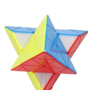 Yisheng 4x4 Pyramid Cube 4th Color Speedcube stimulant le cerveau pour les enfants de 8 à 13 ans - Product Image 3
