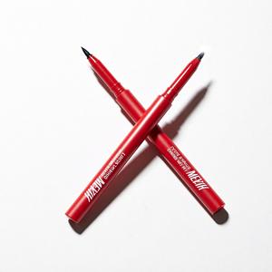 เม็กซิก เจลอายไลเนอร์แบล็ค โอนิกซ์ สลิม เพนอายไลเนอร์สำหรับทุกสภาพผิว - Product Image 1