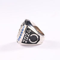 Trendiger Maßgefertigter Herren-Ring aus Roségold-Plattiertem Kupfer mit Zirkon-Einlage, Klassischer Meisterschaftsring, Romantisches Jubiläumsgeschenk