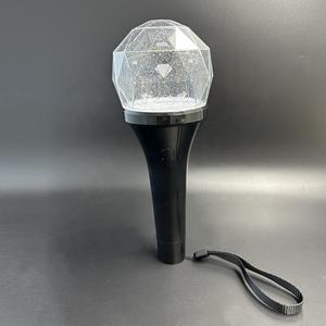 Faveurs de fête populaires clignotant diamant RF contrôleur central lumière LED colorée bâton clignotant pour Concerts et événements - Product Image 3