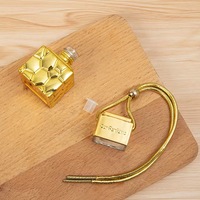 Bas quantité minimale de commande forme carrée Glod verre voiture bouteilles de parfum pendentif 10ml parfum vide suspendu voiture diffuseur bouteille en gros