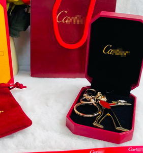 Elegante Colgante Metálico con Figura de Camarero, Amuleto Esmaltado con Marco Dorado para Bolsos, Accesorio de Moda de Lujo para Hombres y Mujeres - Product Image 3