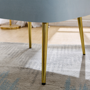 Chaise de salle à manger en velours bleu clair capitonnée avec pieds coniques dorés, chaise d'appoint élégante pour petits espaces - Product Image 5