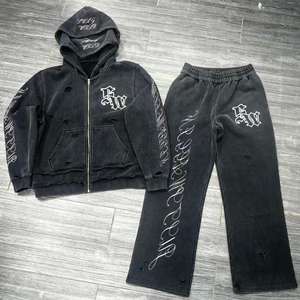 Ensemble de Survêtement Personnalisé 2 Pièces en Molleton Français Épais 100% Coton Pour Homme, Comprenant un Sweat à Capuche Coupe Boxy et un Pantalon de Jogging Ample Style Streetwear, avec Broderie 3D et Impression DTG - Product Image 2