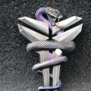Pin de solapa de esmalte suave para hombre, logo personalizado, negro, Estilo Vintage, serpiente, 3D, baloncesto - Product Image 6