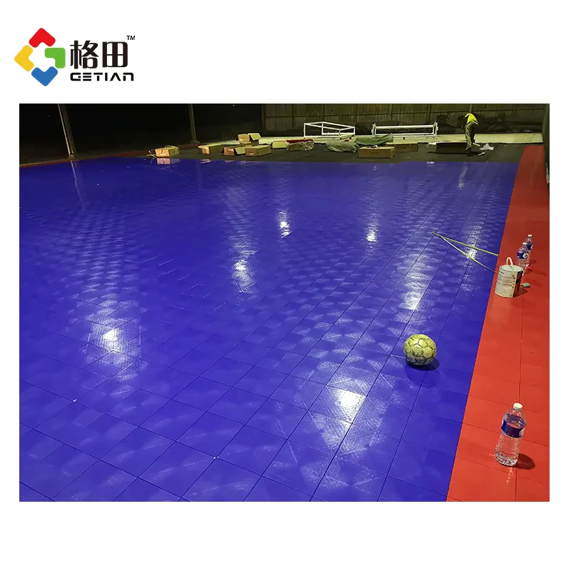 Top Quality pp interlocking football court usage plastic interlocking floor,indoor futsal court soccer football floor