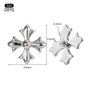 Boucles d'oreilles clous en titane croix 8,8 mm G23 ASTM F136 Bijoux de piercing unisexe - Product Image 1