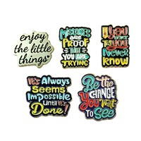 Broche en alliage de zinc avec citation anglaise, émail souple, badge artistique, accessoire de mode pour vêtements, cadeau unisexe, vente en gros