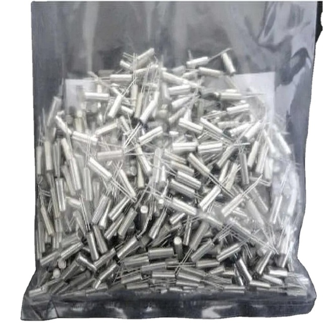 Crystal oscillator 51.2KHz Cylindrical 3 * 8 mm Quartz crystal, 51.2KHz 51.200KHz