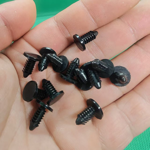 Remaches Autorroscantes de Nylon de 0.125 Pulgadas de Diámetro, Negros, para Uso General - Product Image 1