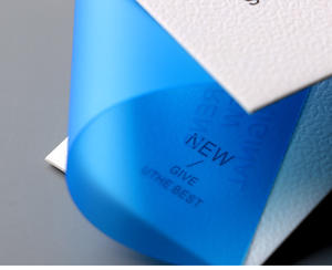 <span class=keywords><strong>Best</strong></span> Verkopende Aangepaste <span class=keywords><strong>Logo</strong></span> Ontwerp Gedrukt Hang Tags Met Plastic Laminaat Kledingstuk Papier Label Voor Kleding Merk - Product Image 2