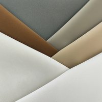 Tissu tricoté en microfibre PU de qualité supérieure 300 GSM, épaisseur 0,6 mm pour fabricants de vestes, manteaux et vêtements