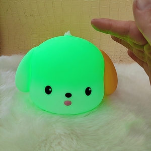 Lámpara Nocturna de Silicona con Forma de Perro, Control Táctil, Cambio de Color RGB, Lámpara LED para Niños, Lámpara de Noche Recargable por USB - Product Image 3
