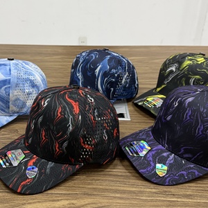 Casquette de golf camouflage rouge et noir, motif tourbillon liquide, impression numérique imperméable, 5 panneaux, perforations laser, respirante, visière incurvée, pour hommes et femmes - Product Image 1