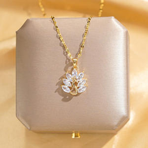 Collana con Ciondolo a Quadrifoglio in Acciaio Inossidabile Placcato Oro 18K con Zirconi e Opale, Cuore e <span class=keywords><strong>Pianeta</strong></span> CZ per <span class=keywords><strong>Donna</strong></span>, Ideale come Regalo - Product Image 5