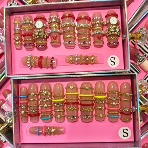 Fournisseur en gros de faux ongles personnalisés 100 % faits à la main, épais, carrés et en amande - Product Image 4