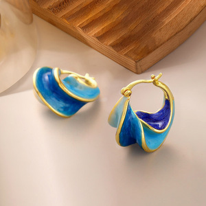 Pendientes de aro con textura en espiral para mujer, estilo vintage, accesorios para las orejas de uso diario - Product Image 1