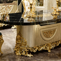 Ensemble de meubles de salle à manger de style turc de luxe, chaises en velours vert émeraude, table en marbre noir sculpté doré pour villa, palais