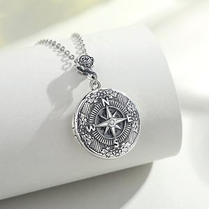 Ciondolo Portafoto Personalizzabile in Argento Sterling 925 con Bussola 'Segui i Tuoi Sogni' - Product Image 5